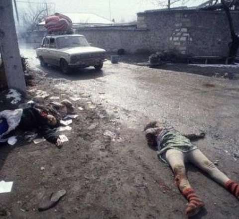 Xocalı dəhşəti: bu fotoda qətlə yetirilənlər kimdir? 