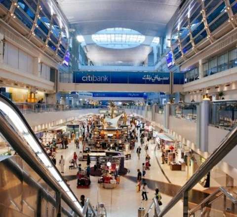 Dubay hava limanı uçuşları qəbul etməyi və göndərməyi dayandırdı 