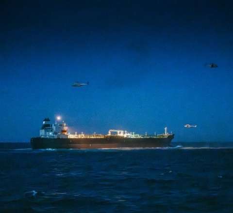“Kölgə donanması” tankeri ələ keçirildi – Rusiya gəmisi öldürülən iranlı rəsmiyə bağlı idi 