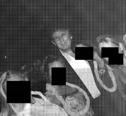 Trampla bağlı gizli saxlanılan sənədlər  açıqlandı