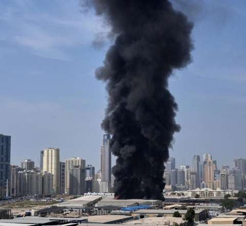 Dubay aeroportu vuruldu - Təyyarələr eniş edə bilmir 