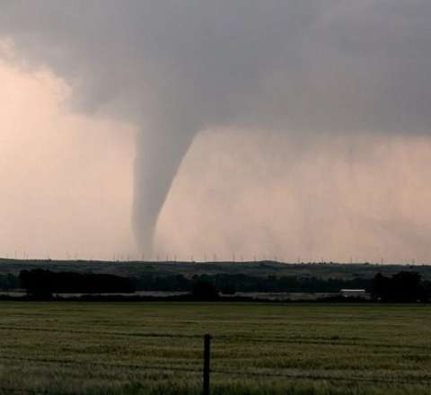 ABŞ-də güclü tornado: ölənlər var - Video 