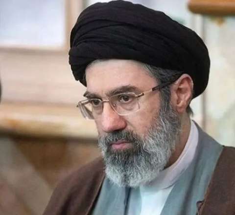 Müctəba Xameneinin sağ qalmaq şansı yoxdur - Tramp 