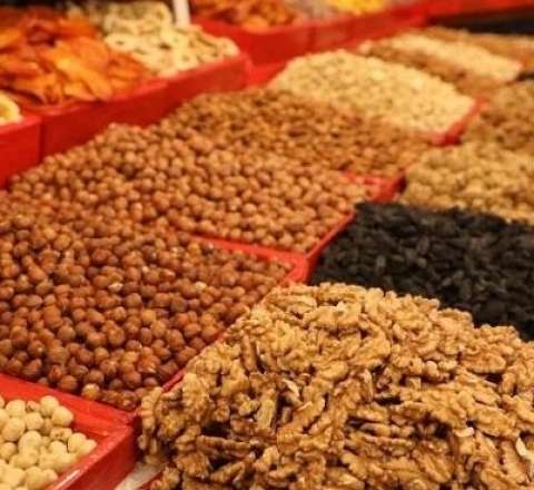 50-55 manatlıq çərəzlər - Bayramlar ərəfəsində bazarlarda  QİYMƏTLƏR