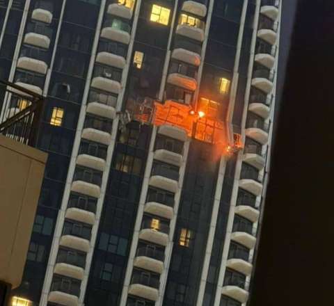 Dubayda yaşayış binasına PUA çırpıldı - VİDEO