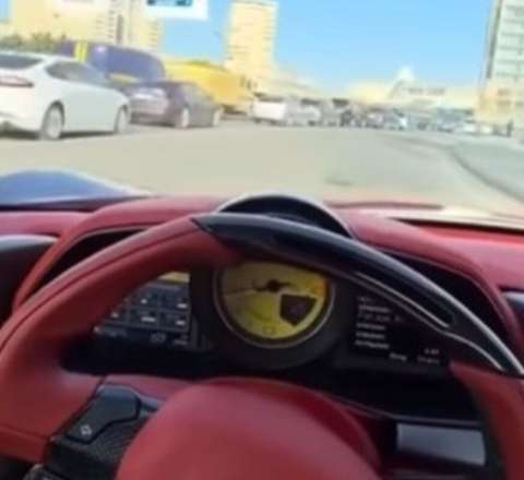 Bakıda “Ferrari” qaydaları belə pozdu  - VİDEO