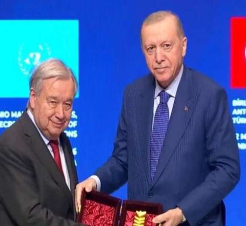 Quterreş Ankarada mükafatla təltif edildi 