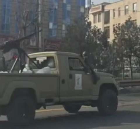 Tehranın mərkəzi: küçələrdə hərbi vəziyyət hökm sürür - VİDEO 