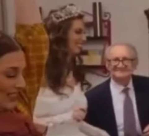 Bakıda 93 yaşlı kişi 42 yaşlı qadınla evləndi: Toyda Elza oxudu - VİDEO