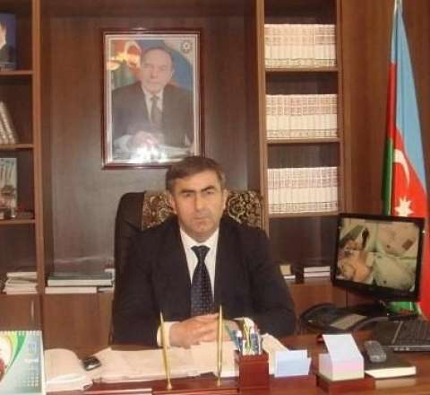 İcra başçısı müğənnini həbs etdirib? 