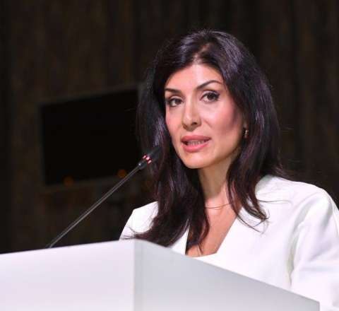 Deputatdan uşağını döyən valideynlərin cərimələnməsinə  ETİRAZ