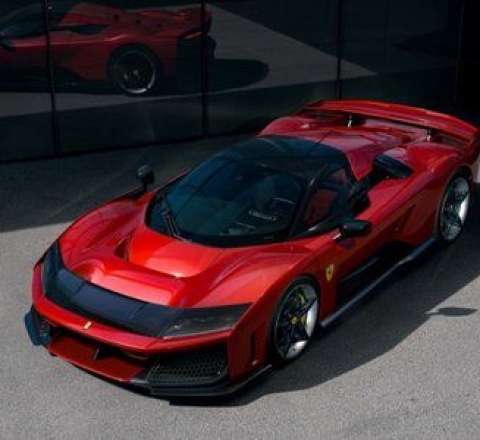 "Ferrari" Yaxın Şərqə tədarükü dayandırdı 