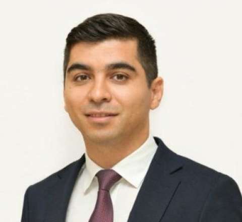 Yeni nazir müavininin atası özündən məşhur imiş 