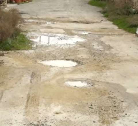 “Pulunu yedilər, düzəltmədilər” – Zığ qəsəbəsinin YOL PROBLEMİ – VİDEO 