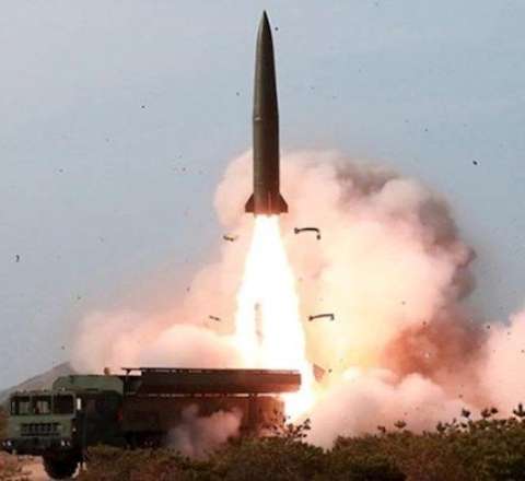 İran bu adaya da raket atdı 