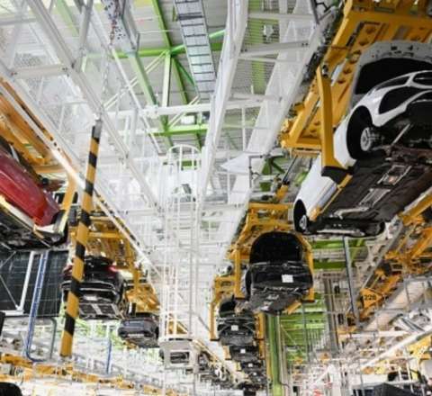 Məşhur avtomobil markaları elektromobillərə keçiddən imtina etdi 