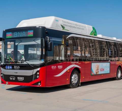 “BakuBus” avtobusu Sumqayıtda təhlükəli manevr etdi - VİDEO
