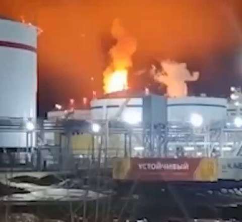 Ukraynadan Rusiyaya ağır zərbə – Baltik dənizindəki böyük limanı PUA hücumu – VİDEO  