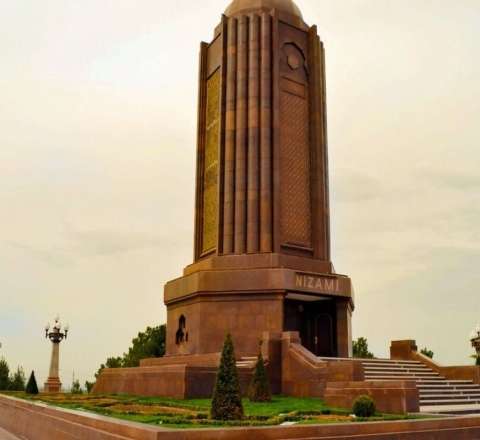 Nizami məqbərəsində bədbəxt hadisə – Qadın körpüdən yıxıldı 