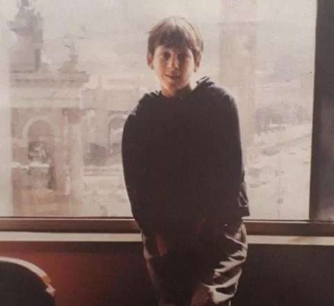 Haradan haraya: İndi bütün dünya bu uşağı tanıyır 