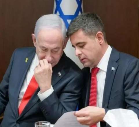 Netanyahunun mətbuat katibi istefa verir 