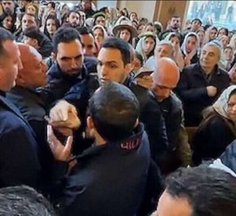 İrəvanda gərginlik pik həddə çatdı: Paşinyana yumruq atanların evində... 