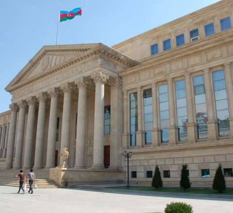 Məhkəmədə “labirint” – Vəkillərdən sərt ittiham:  “Praktiki sistem məhv edildi”