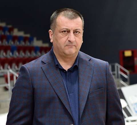 Zaur Axundov ev dustaqlığında qaldı 