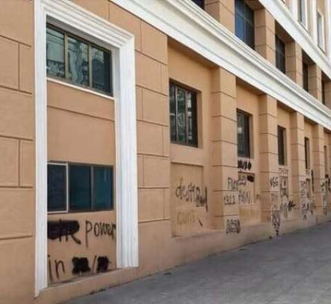 Nizami Kino Mərkəzinin fasadına ciddi ziyan vuruldu - FOTO