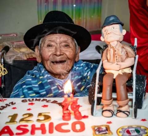 Dünyanın ən yaşlı insanı doğum gününə beş gün qalmış ölüb - FOTO 