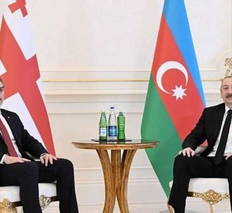 Prezidentlərin təkbətək görüşü başladı 