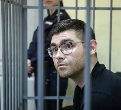 Qonşuda polisə rüşvət verən jurnalist həbsdə saxlanıldı 