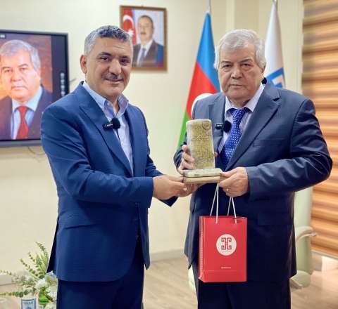 Xalq şairi Sabir Rüstəmxanlı “Turan bilgəsi” mükafatına layiq görüldü 