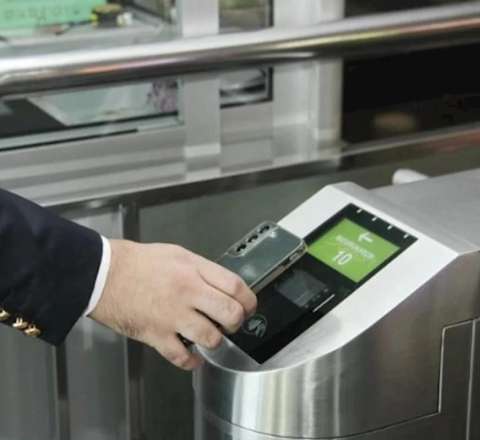 Kartdan xəbərsiz pul silinir: Bakıda ictimai nəqliyyatda rəqəmsal ödəniş böhranı 