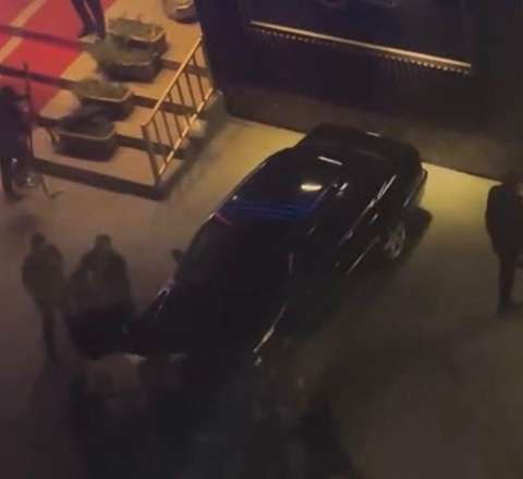 Nərimanovda restoranın qarşısında kütləvi dava  - VİDEO