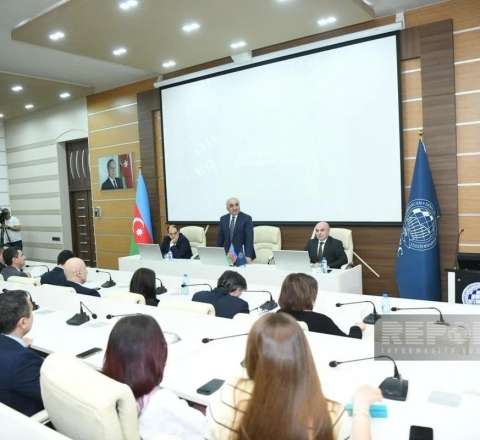 "Azərbaycan iqtisadiyyatının investisiya absorbsiyası" kitabının təqdimatı keçirildi - Fotolar