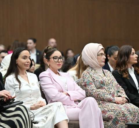 Mehriban Əliyeva qızı ilə Antalyada panelə qatıldı - FOTO 