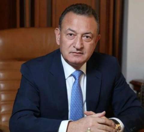 Azərbaycanda məşhur iş adamı villasına mebel alıb, amma pulunu ödəmir? - VİDEO 