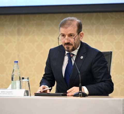 Anar Bayramov Yeni Klinikanın direktorunu da işdən çıxartdı 