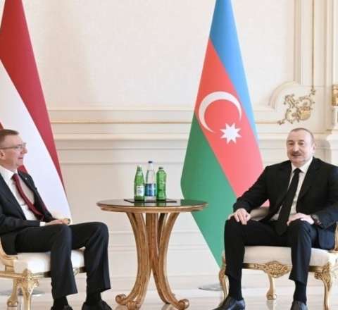 Prezidentlər təkbətək görüşdü - FOTO