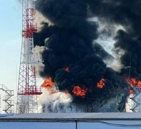 Ərbildə neft emalı zavoduna hücum: partlayış oldu - VİDEO