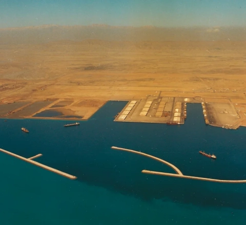 İran ələ keçirilən gəmiləri Bəndər-Abbas limanına apardı 