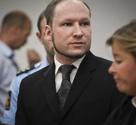 77 nəfəri qətlə yetirən terrorçu yenidən azadlığa çıxmaq istəyir 