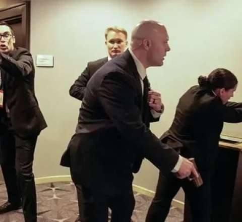 Ağ Ev şokda: Trampın iştirak etdiyi tədbirdə atəş açdılar - VİDEO