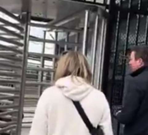 10 yaşlı uşaq oyuna dalıb təsadüfən sərhədi keçdi - VİDEO