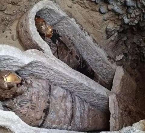 Tarixdə ilk: Mumyanın qarnından Homerin şeirləri çıxdı 