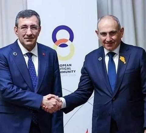 Cövdət Yılmaz Paşinyanla görüşdü 