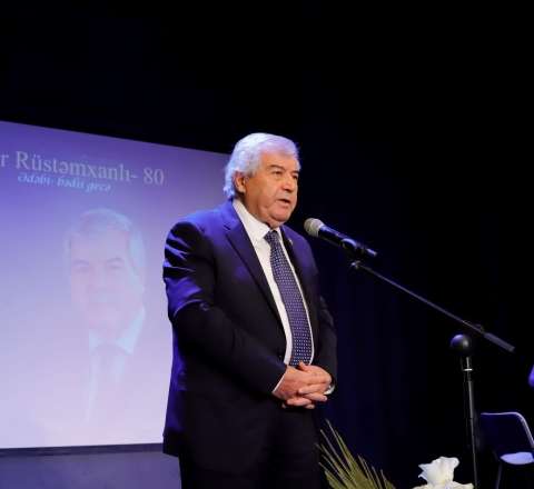  Şuşa Dövlət Teatrında Sabir Rüstəmxanlı poetik rüzgarı 