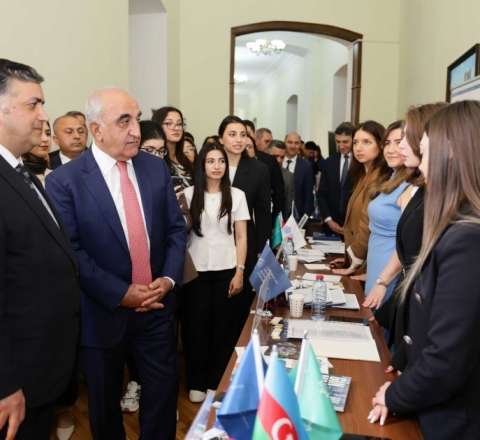 Azərbaycan Dövlət İqtisad Universitetində əmək yarmarkası keçirilib - FOTO