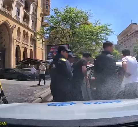 Piyada keçidindəki qəzada "AzParking" heyətindən təcili müdaxilə: Vətəndaşın həyatı xilas edildi 